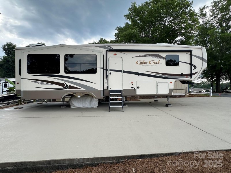 Property image 3 of 104 Cardinal Drive in Badin Shores Resort, New London, NC 28127