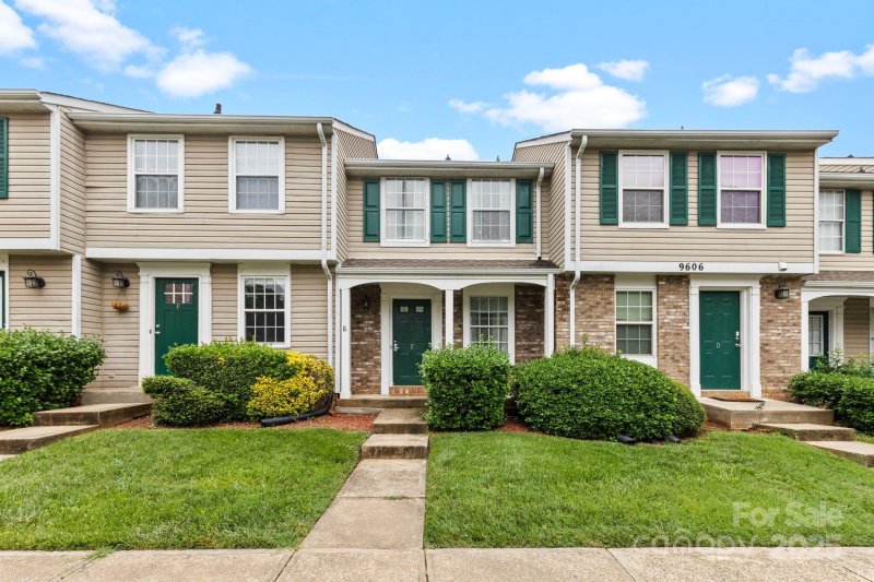 Colville, Charlotte Community