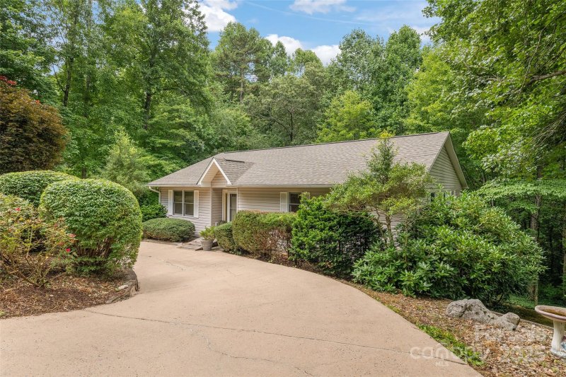 Property image 2 at 280 Crescent Drive, Lake Junaluska, NC 28745