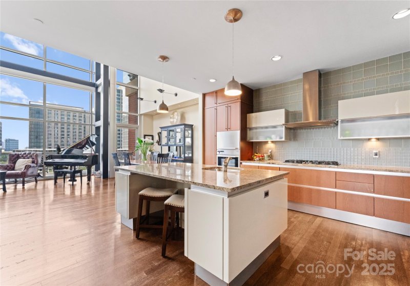 Property image 3 at 435 S Tryon Street, Charlotte, NC 28202