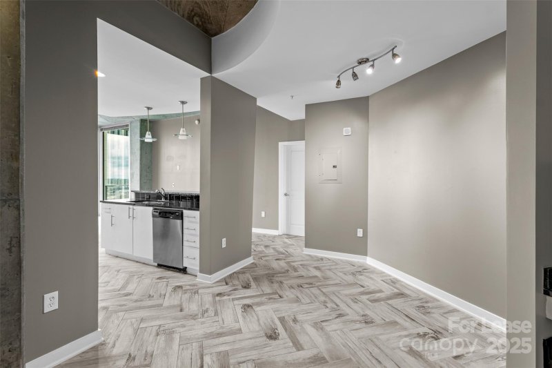 Property image 3 at 210 N Church Street, Charlotte, NC 28202