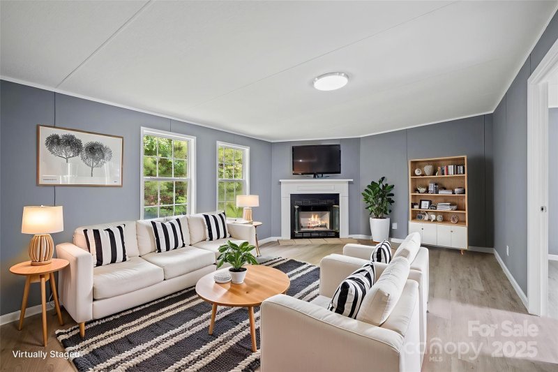 Property image 2 at 518 Primrose Drive, Asheville, NC 28806