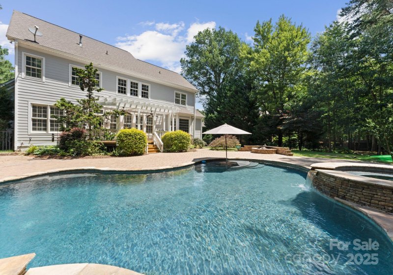 Property image 4 of 4536 Rustling Woods Drive in Sailview, Denver, NC 28037