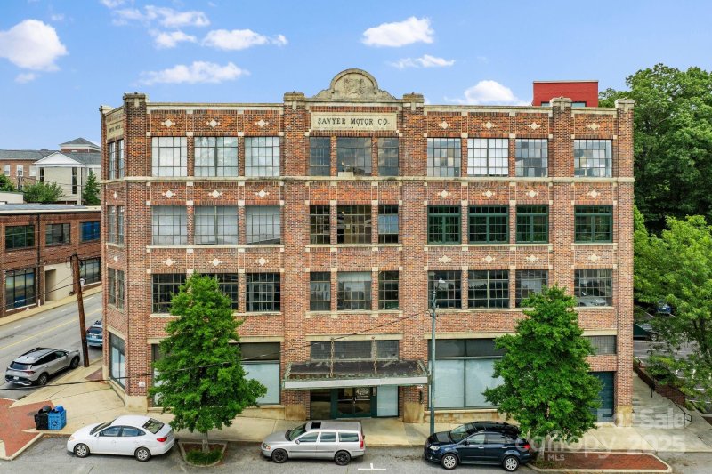 Property image 2 at 100 Coxe Avenue, Asheville, NC 28801