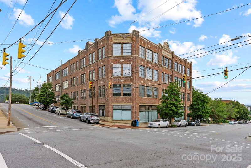 Property image 5 at 100 Coxe Avenue, Asheville, NC 28801