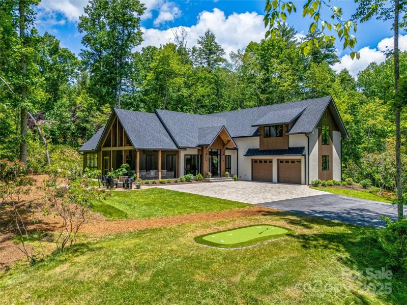 Property image 3 of 216 Shadybrook Trail in Champion Hills, Hendersonville, NC 28739