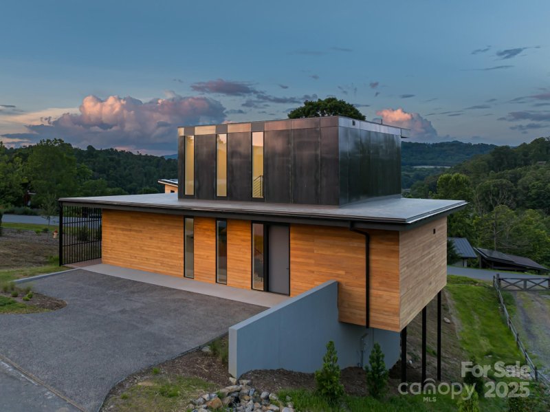 Property image 2 of 502 Wilma Dykeman Trail in Olivette, Asheville, NC 28804