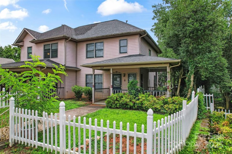 Camellia Corners, Rock Hill Community