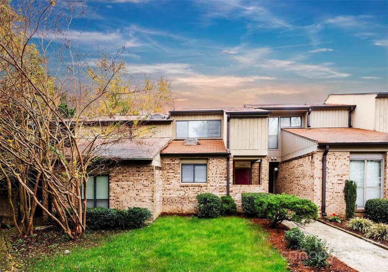 Property image 2 at 7930 Charter Oak Lane, Charlotte, NC 28226