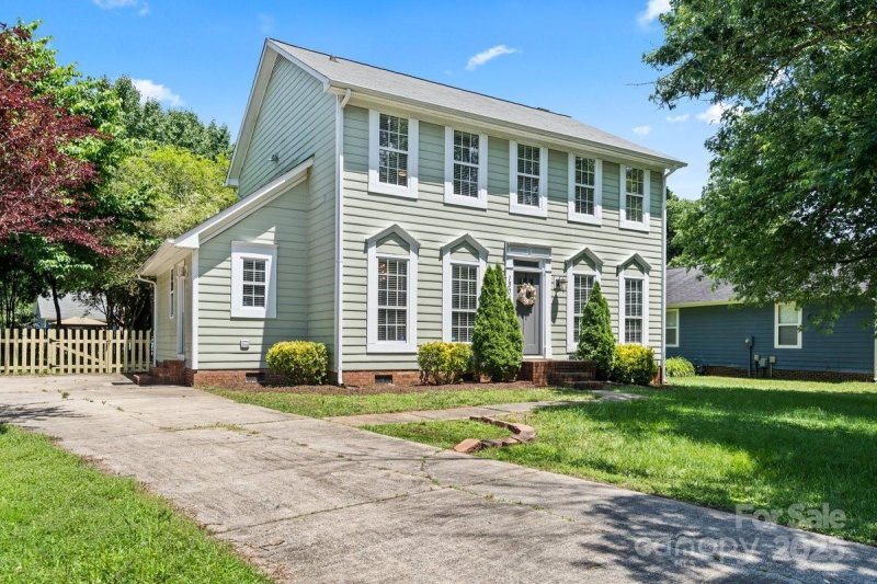 Property image 3 at 13010 Indian Hills Lane, Charlotte, NC 28278