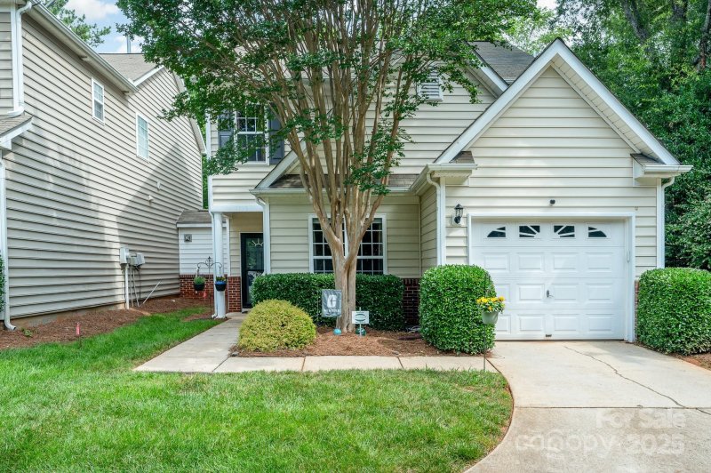 Villages Of Avonlea, Charlotte Community