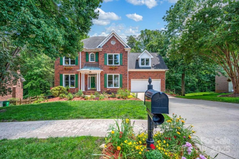 Property image 3 of 6016 Graburns Ford Drive in Highland Creek, Charlotte, NC 28269