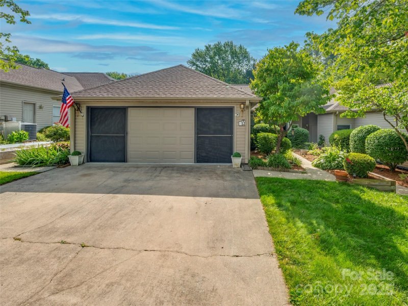 Property image 2 at 12 Tisha Lane, Hendersonville, NC 28739