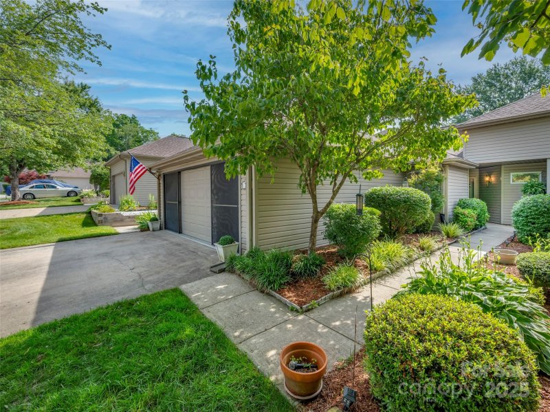 Property image 4 at 12 Tisha Lane, Hendersonville, NC 28739