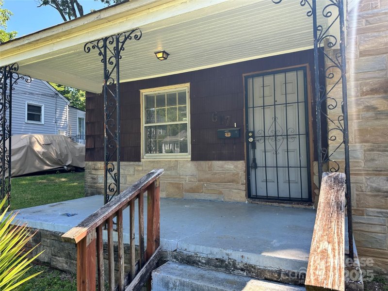 Property image 2 at 617 Ambassador Street, Charlotte, NC 28208