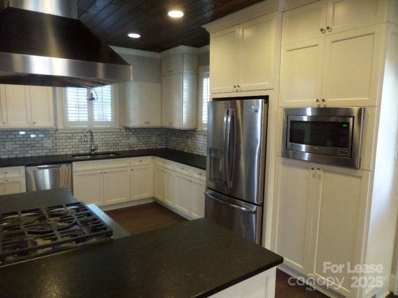 Property image 2 of 1614 Dilworth Road in Dilworth, Charlotte, NC 28203