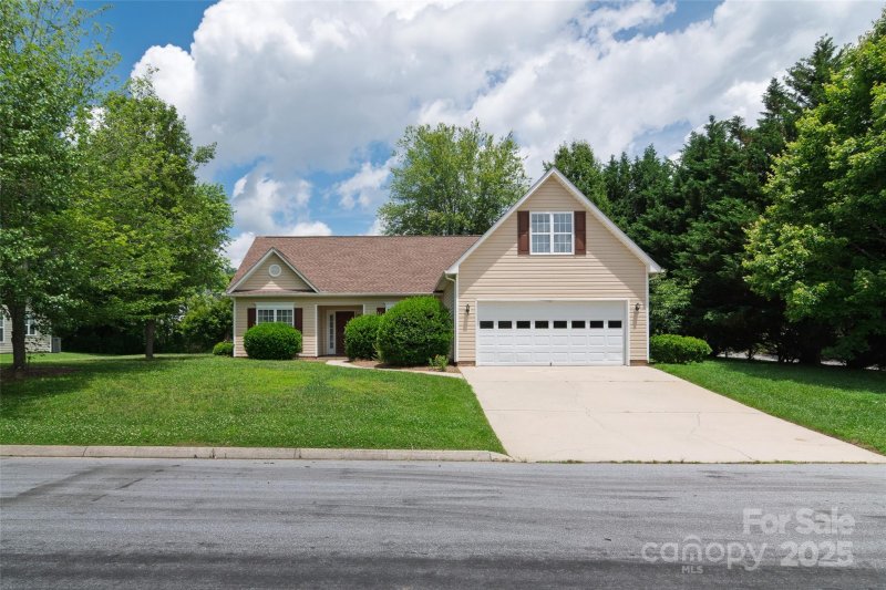 Property image 3 of 395 Running Briar Road in Livingston Farms, Fletcher, NC 28732