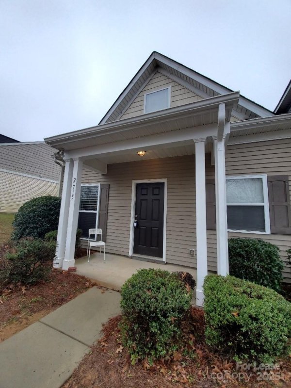 Property image 2 at 2715 Meadow Knoll Drive, Charlotte, NC 28269