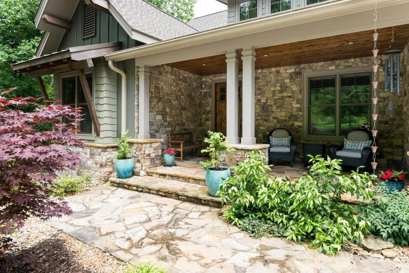 Property image 4 of 807 Hollybrook Drive in Kenmure, Flat Rock, NC 28731