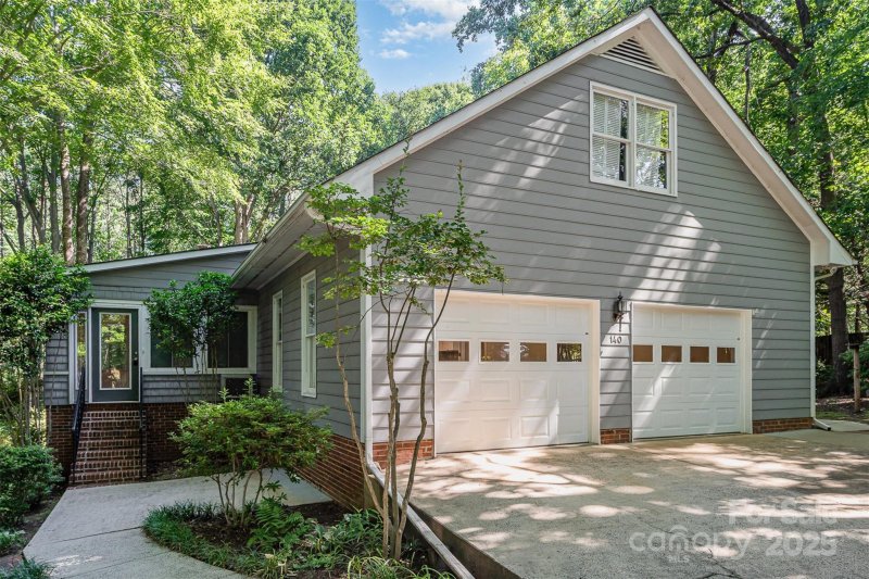 East Lake, Mooresville Community