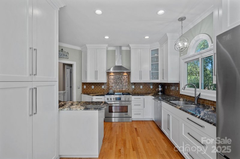Property image 3 of 15724 Eagleview Drive in Riverpointe, Charlotte, NC 28278