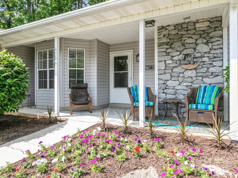 Property image 4 of 670 New Village Drive in Henderson Village, Hendersonville, NC 28791