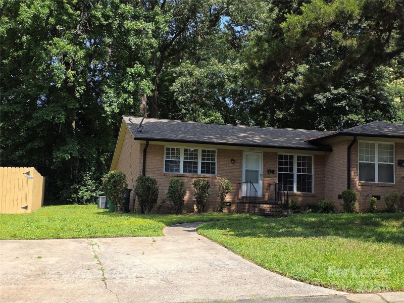 Property image 2 at 3113 Erskine Drive, Charlotte, NC 28205