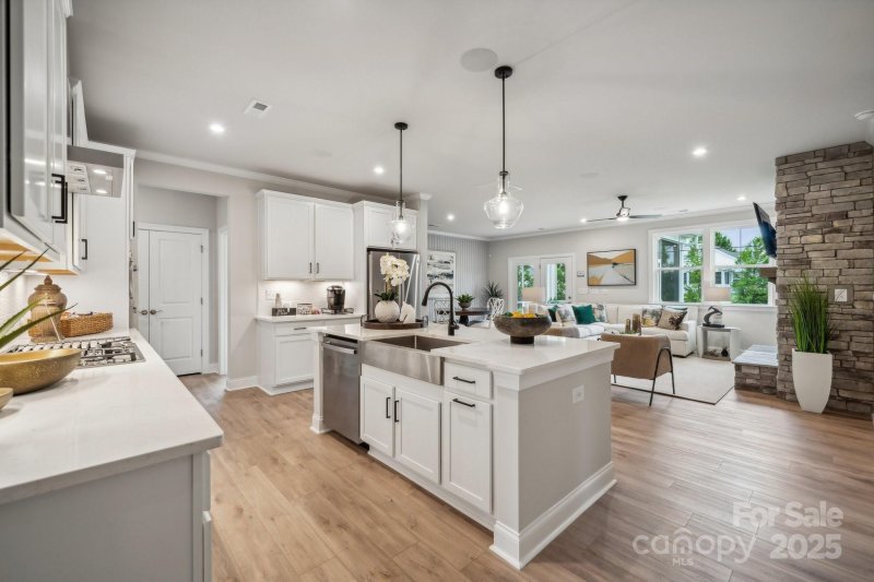 Property image 4 of 916 Exeter Drive in The Retreat at Laurelbrook, Sherrills Ford, NC 28673