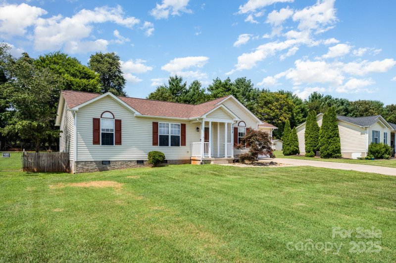 Property image 2 at 2070 Rocketts Way, Newton, NC 28658