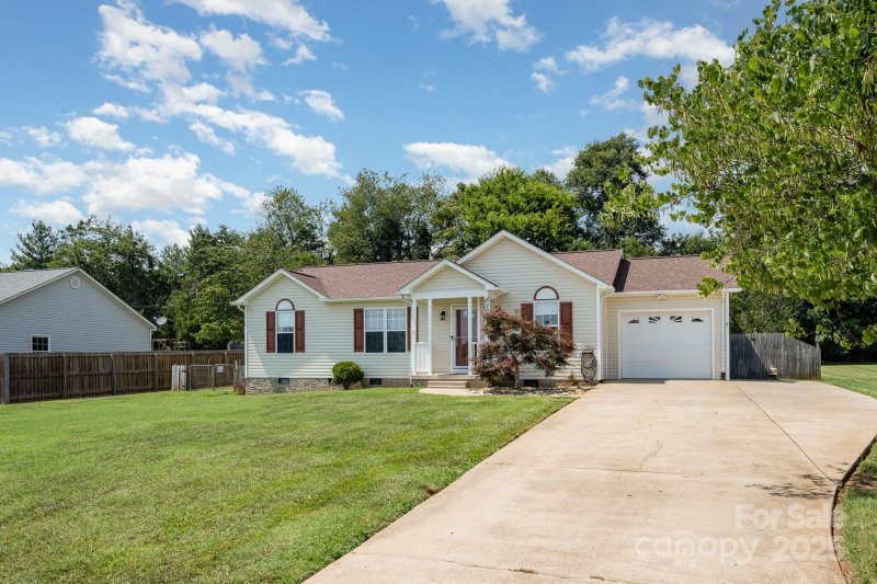 Property image 3 at 2070 Rocketts Way, Newton, NC 28658