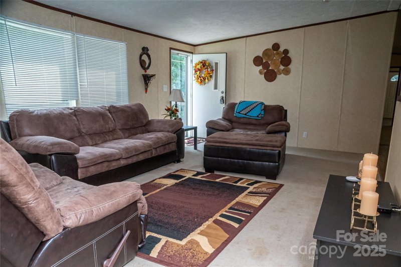 Property image 3 of 2418 6th Avenue in Overlook Terrace, Hickory, NC 28602