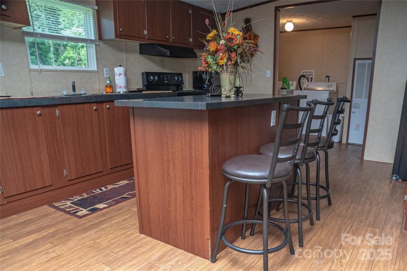 Property image 4 of 2418 6th Avenue in Overlook Terrace, Hickory, NC 28602