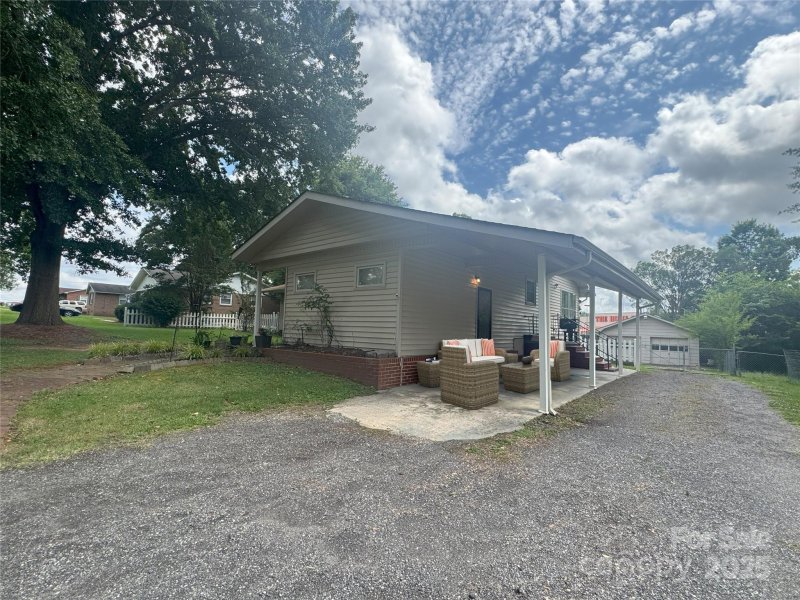 Property image 2 of 1107 Crestfield Drive in Gregwood, Lancaster, SC 29720