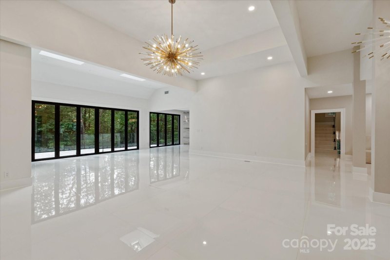 Property image 5 of 15617 Eagleview Drive in Riverpointe, Charlotte, NC 28278