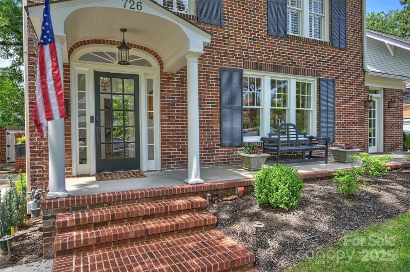 Property image 2 at 726 E Kingston Avenue, Charlotte, NC 28203