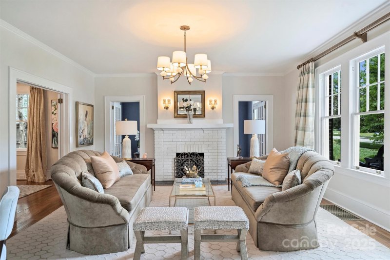 Property image 5 at 726 E Kingston Avenue, Charlotte, NC 28203