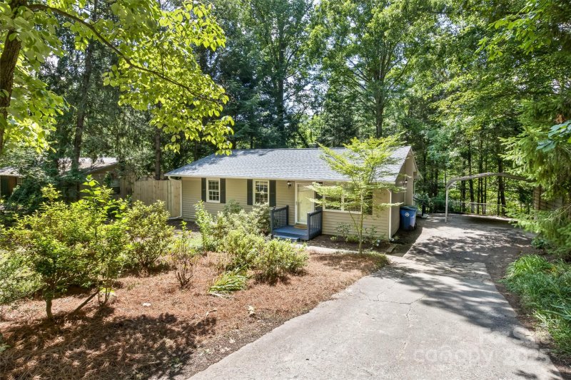 Property image 2 of 24 Evelake Drive in Camelot, Asheville, NC 28806