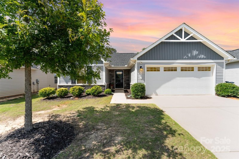 4227 Mackinnon Drive