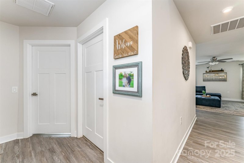 Property image 4 at 4227 Mackinnon Drive, Charlotte, NC 28214