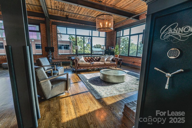 Property image 4 at 310 Arlington Avenue, Charlotte, NC 28203