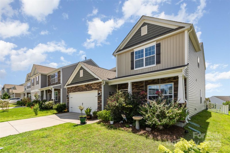 Property image 3 of 1220 Kent Downs Avenue in Roberta Ridge, Concord, NC 28027