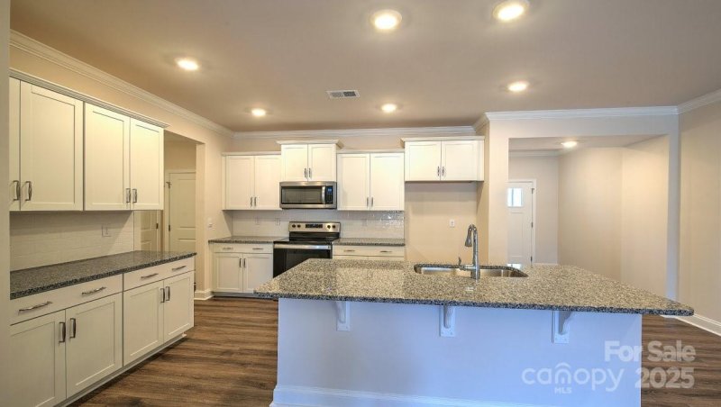 Property image 4 of 122 Sugg Trail in Pleasant Grove Townhomes, Weaverville, NC 28787