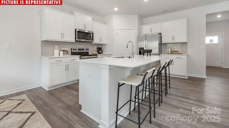 Property image 3 at 11139 Cardinal Creek Avenue, Charlotte, NC 28215