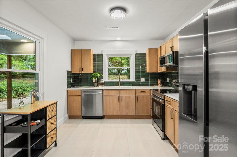 Property image 5 of 5320 Kildare Drive in Shannon Park, Charlotte, NC 28215