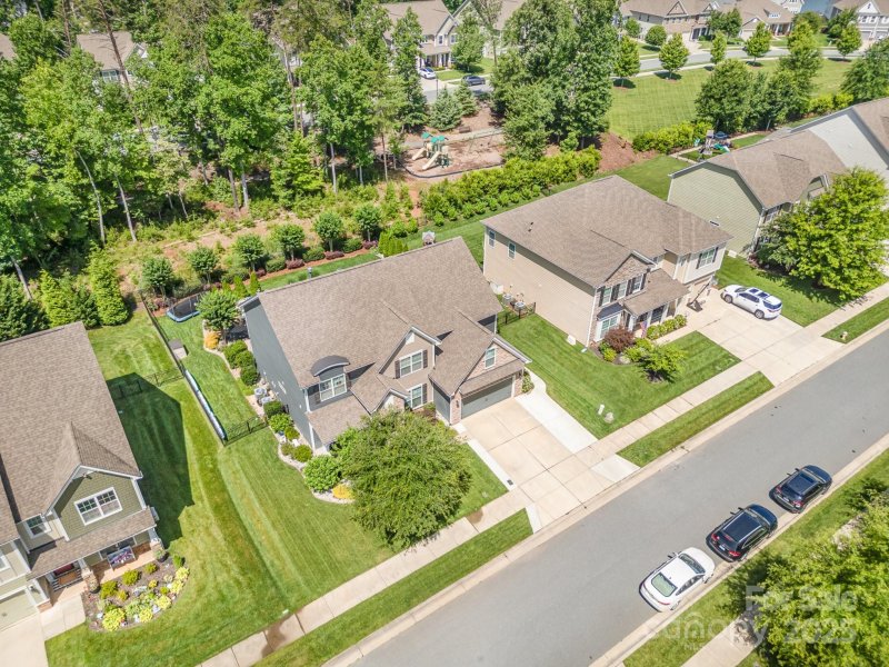 Property image 3 at 183 Canoe Pole Lane, Mooresville, NC 28117