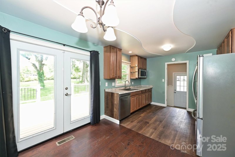 Property image 5 of 3729 Woodleaf Road in Windsor Park, Charlotte, NC 28205