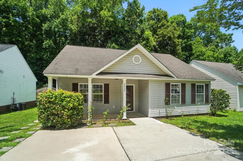 Property image 2 at 2239 Blue Hampton Lane, Charlotte, NC 28213