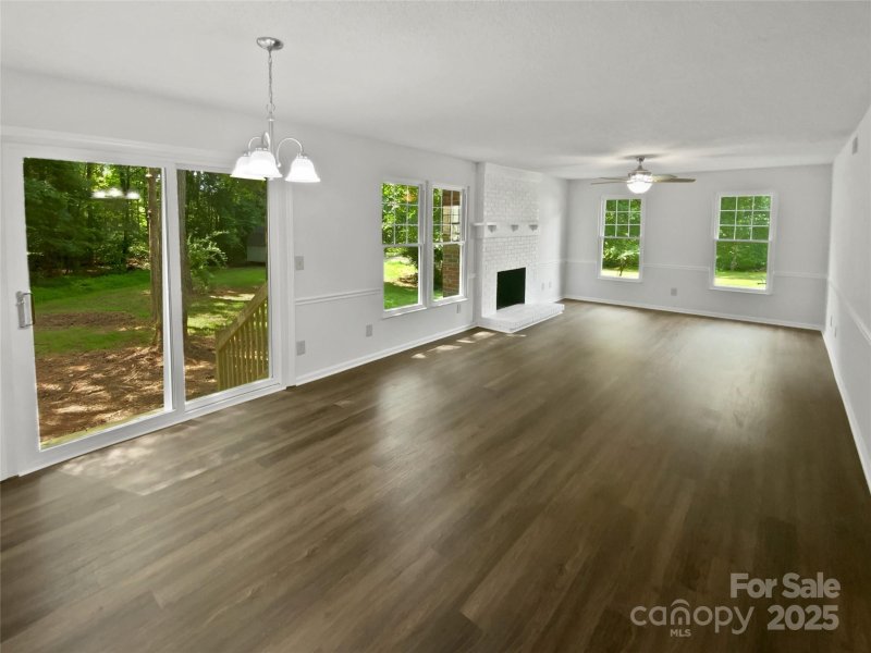 Property image 3 of 424 Mallard Drive in Park Lake, Pineville, NC 28134