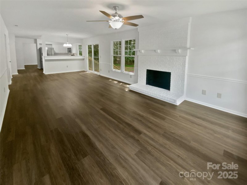 Property image 4 of 424 Mallard Drive in Park Lake, Pineville, NC 28134