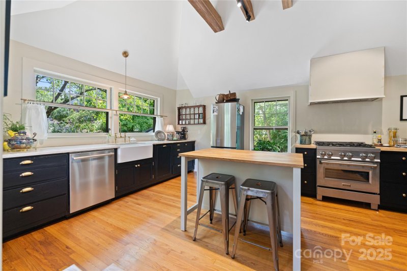 Property image 3 of 4 Duke Street in Kenilworth, Asheville, NC 28803